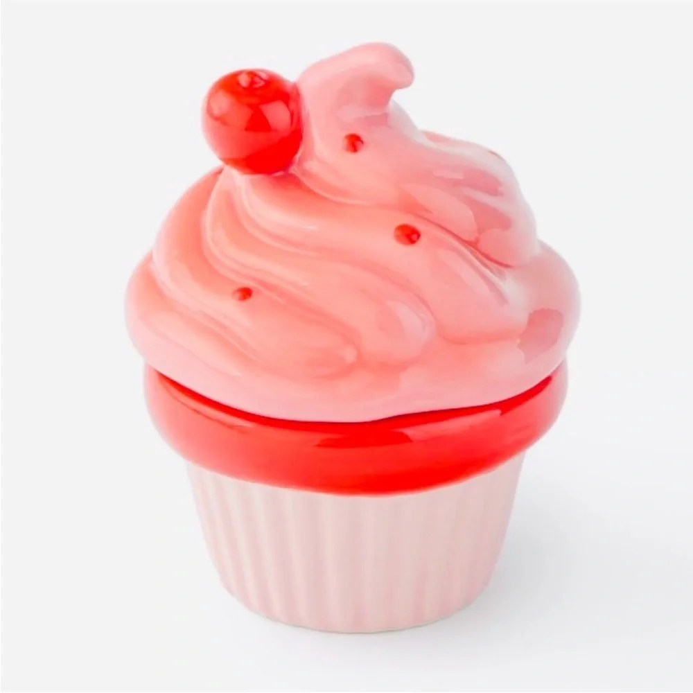 Target Bullseye Playground Valentine’s Day Ceramic Pink Cupcake Trinket Box